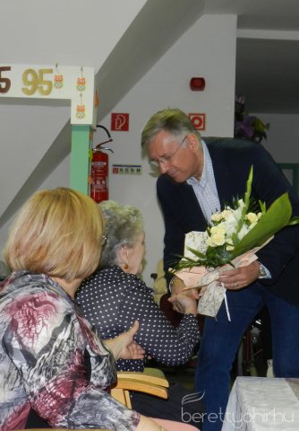 95. születésnapot ünnepeltünk 15